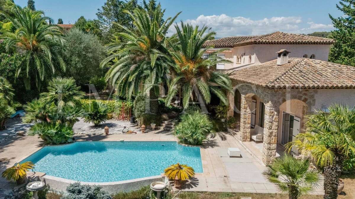 Maison à MOUGINS