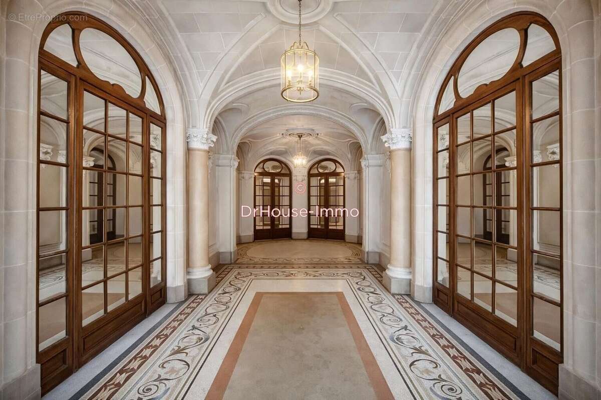 Appartement à PARIS-17E