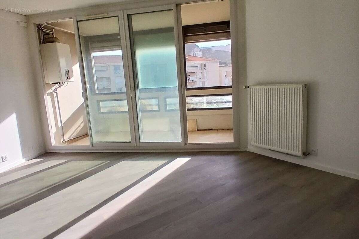 Appartement à MARSEILLE-9E