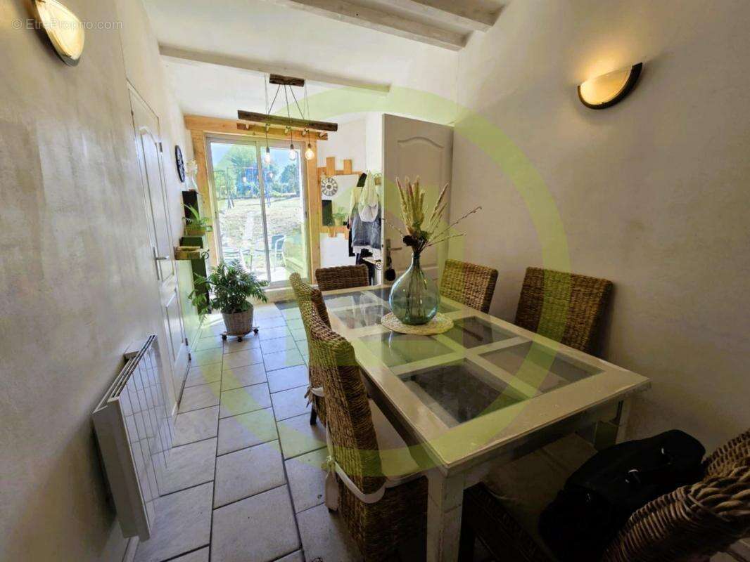 Maison à SAINT-BONNET-SUR-GIRONDE