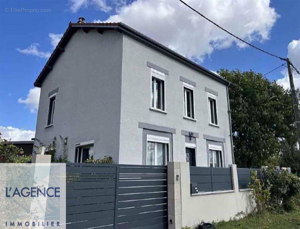 Maison à COURCY