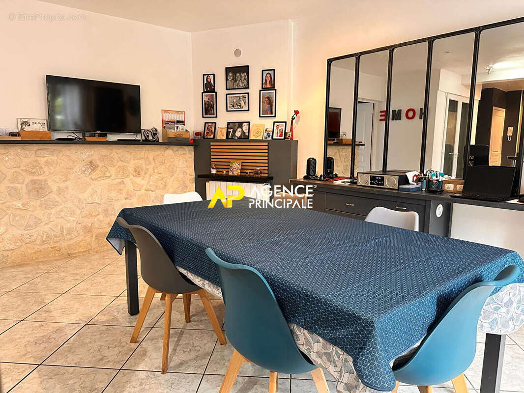 Appartement à SARTROUVILLE