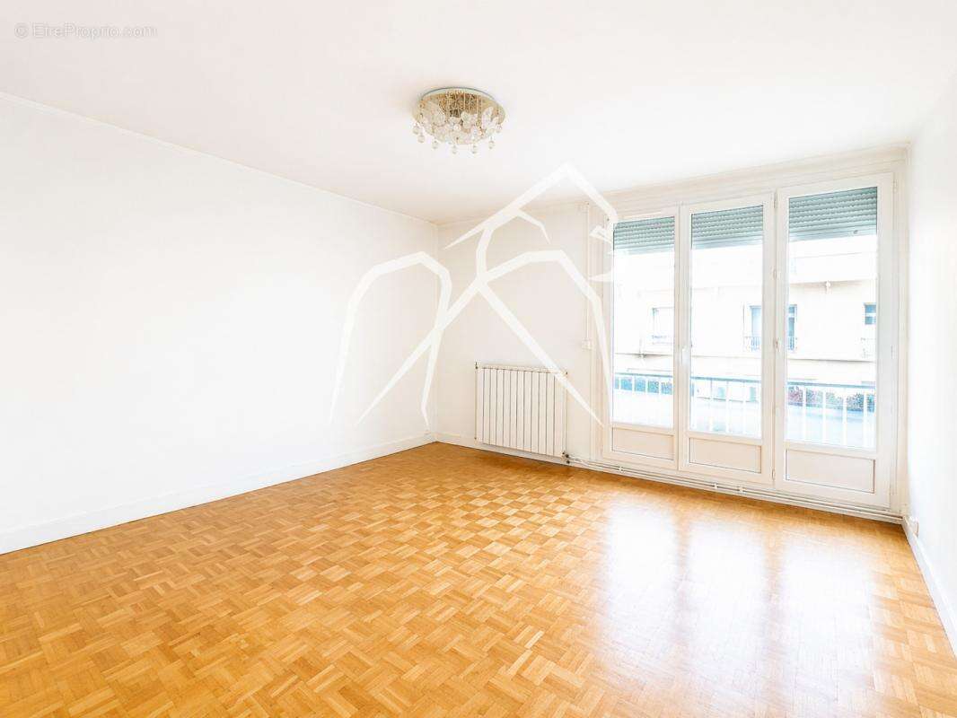 Appartement à SAINT-ETIENNE-DU-ROUVRAY