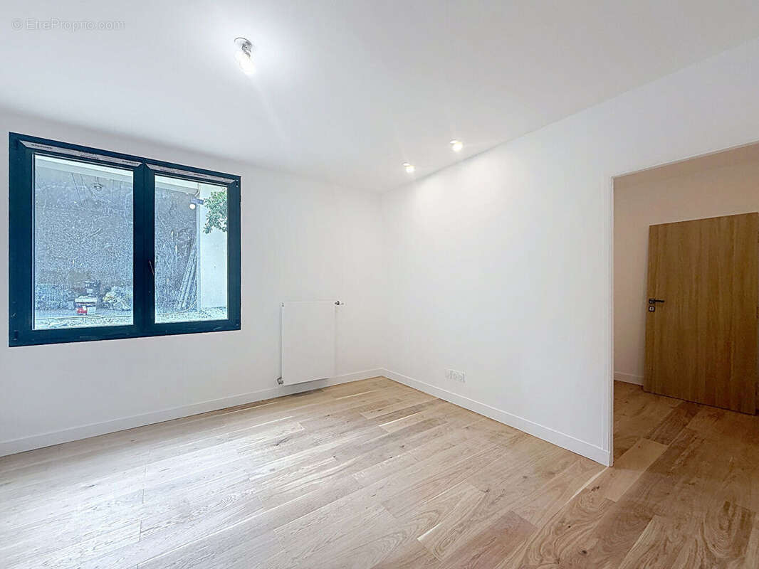 Maison à SURESNES
