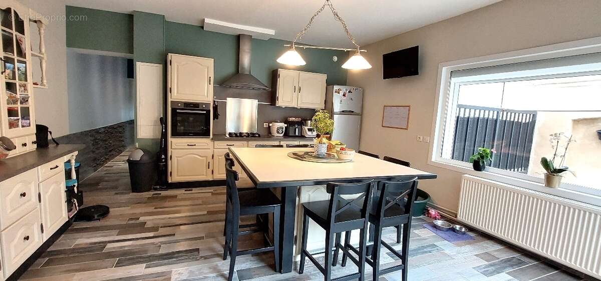 Maison à BRUAY-LA-BUISSIERE