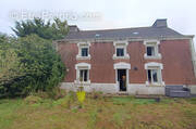 Maison à CHATEAUNEUF-DU-FAOU