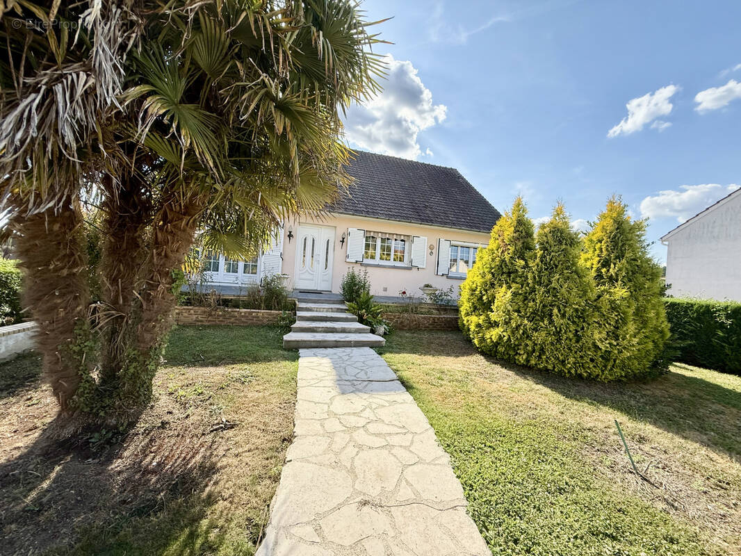 Maison à COULOMMIERS