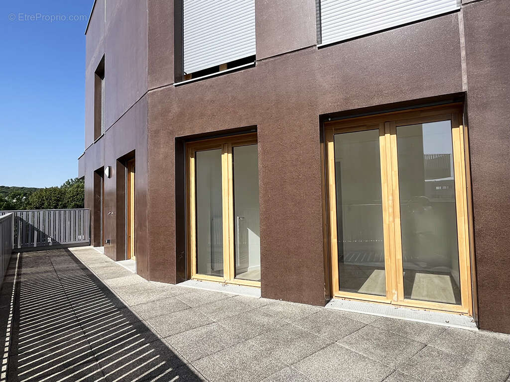 Appartement 86 m² à Saint-Cyr-L'ecole  - photo 4