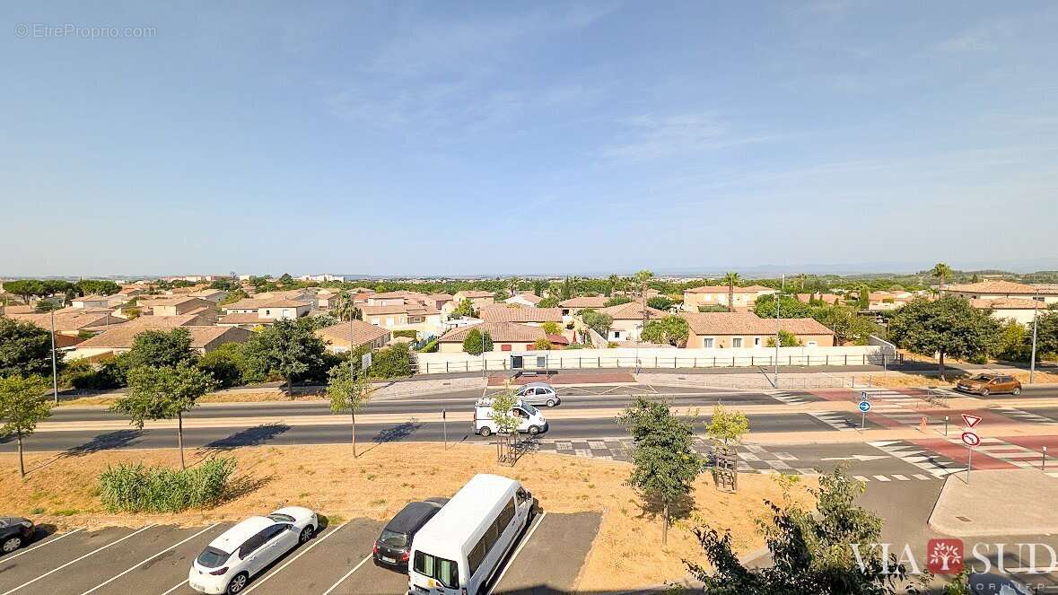 Béziers - dernier étage avec terrasse vue panoramique et deux places de parking - photo 4