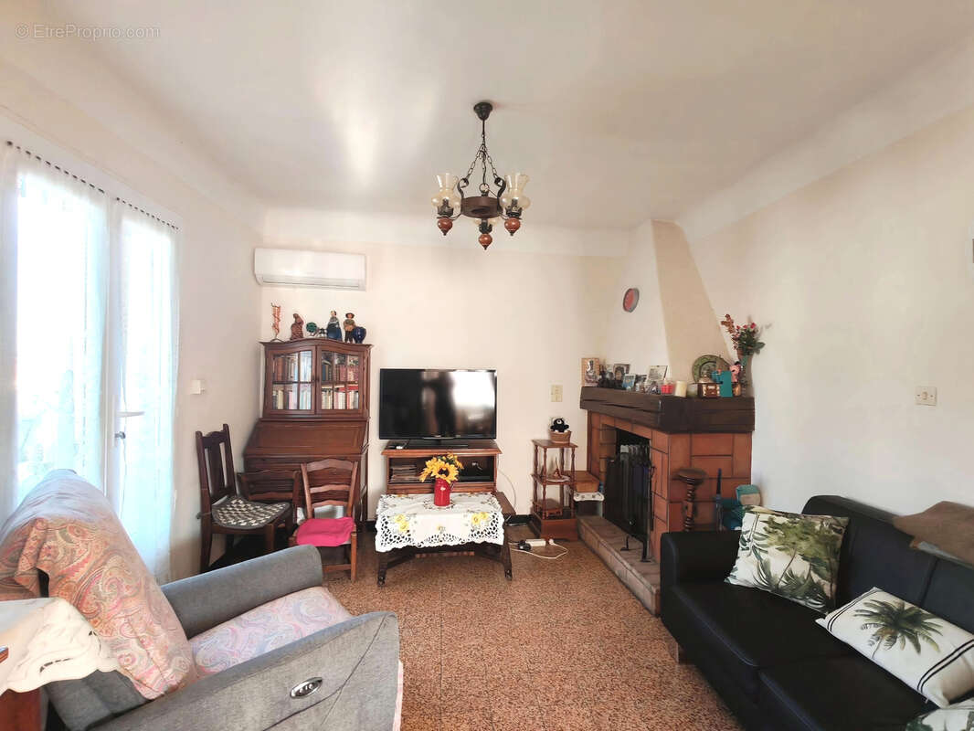 Maison à VILLENEUVE-DE-LA-RAHO