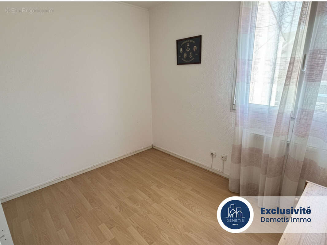 Maison familiale avec 4 chambres, jardin et garage - photo 12