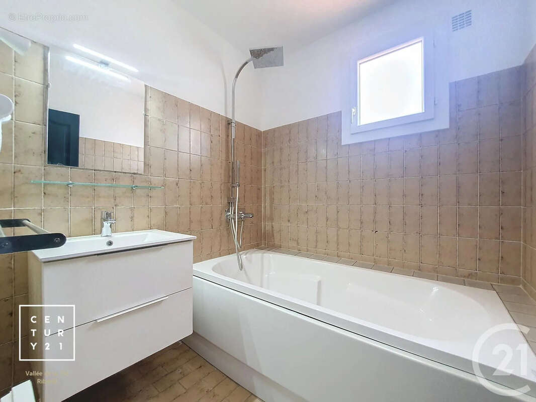 Maison à SAINT-ESTEVE