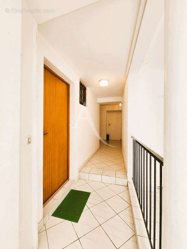 Appartement à SAULX-LES-CHARTREUX