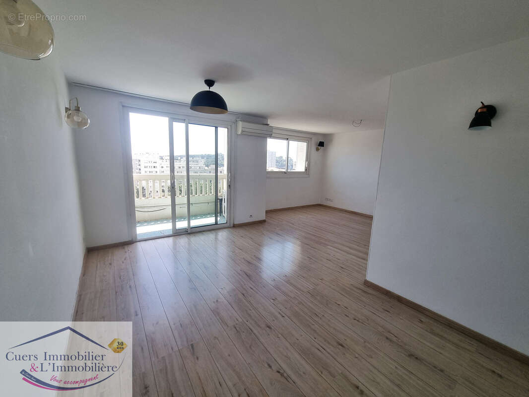 Toulon appartement t3/4 d'environ 61m2 avec balcons et cave - photo 15