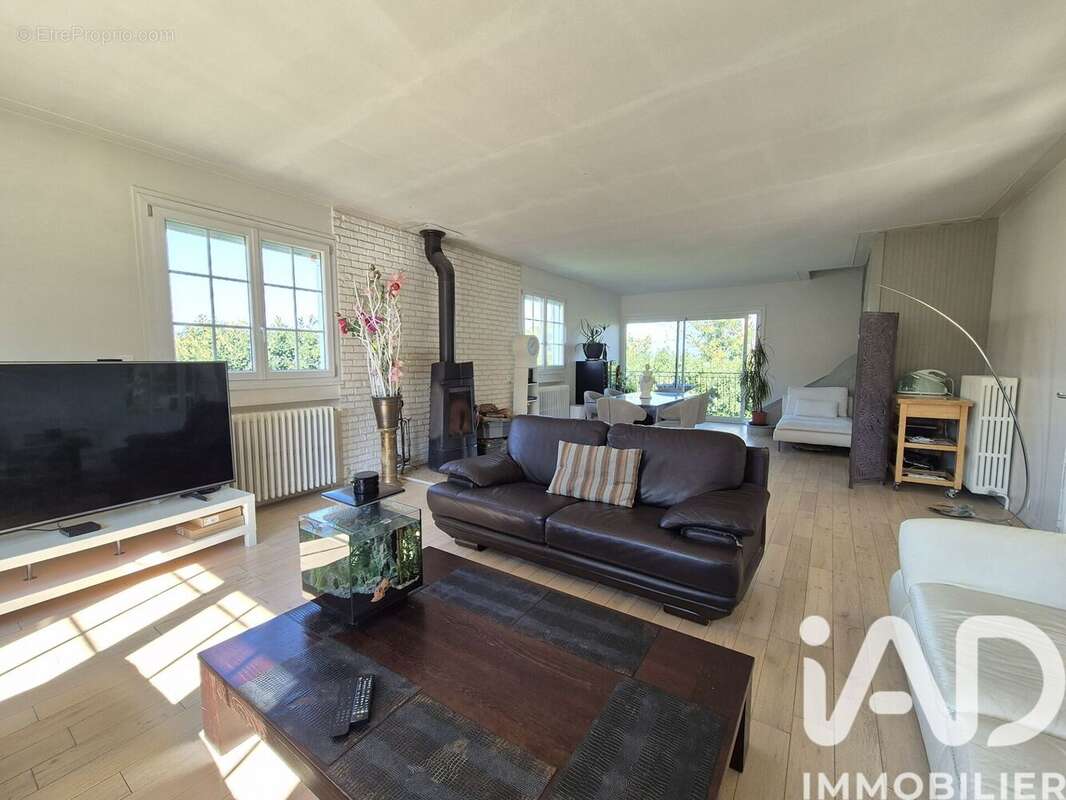 Photo 2 - Maison à CHENY