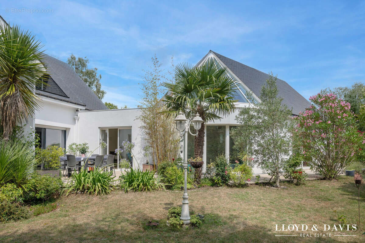 Maison 258 m² à Guerande  - photo 2