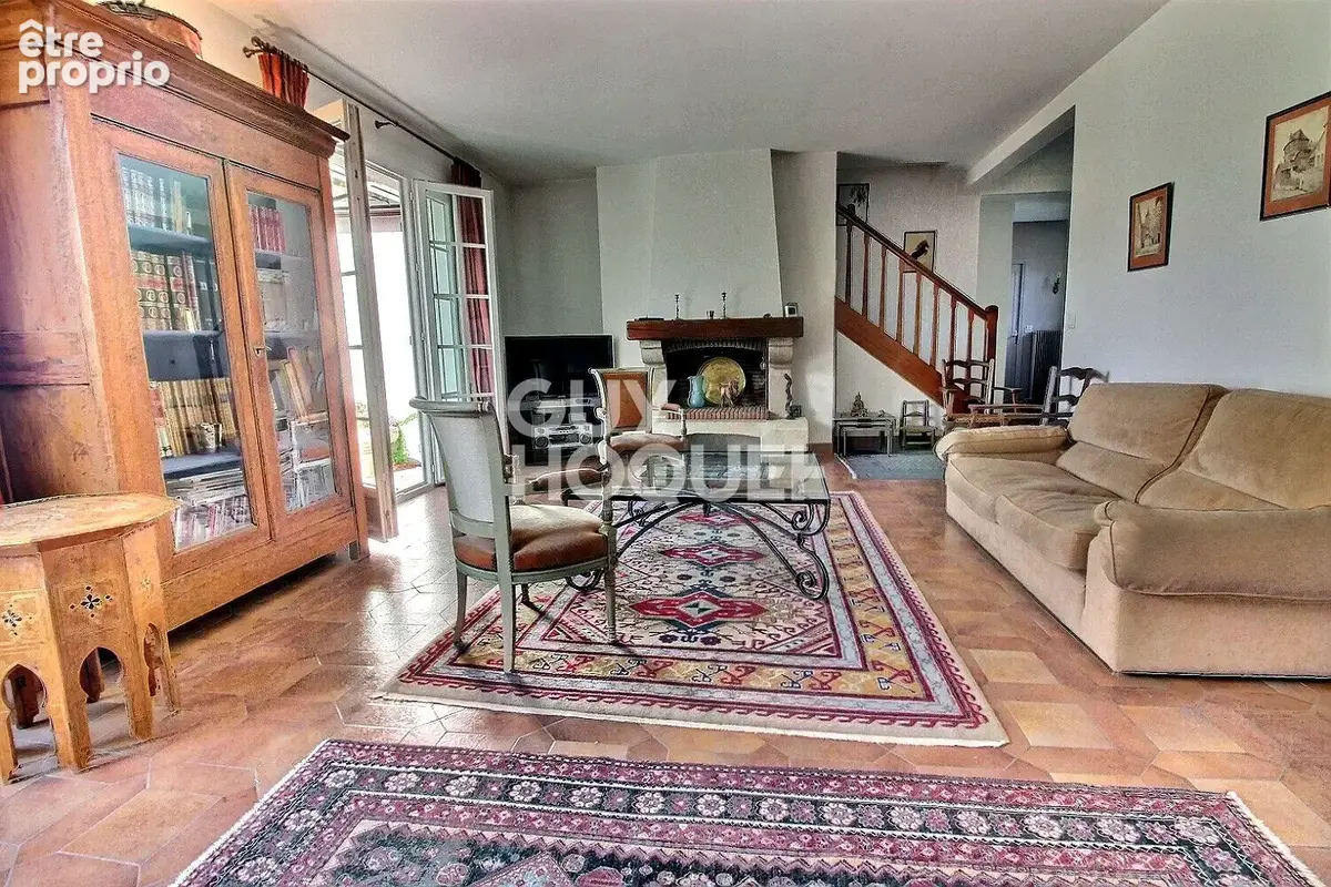 Croissy-sur-Seine, Maison de famille au calme, jardin plein sud sans vis-à-vis (800 m²) - photo 5