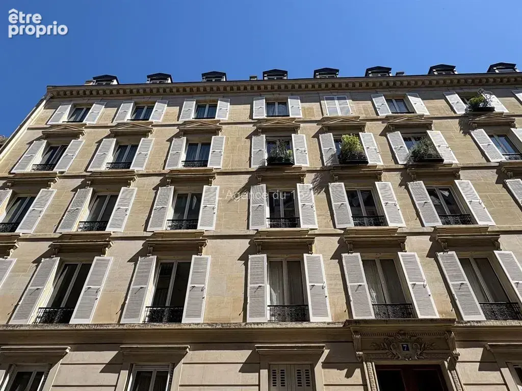 Mairie du xvème / studette avec kitchenette et douche / par ascenseur principal / ideal bureau ou pied a terre / - photo 8