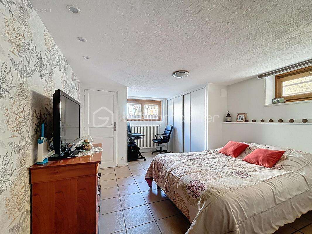 Maison à CORBEIL-ESSONNES