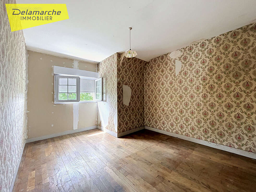 Grande maison en pierres à rénover avec dépendances à JUILLEY (50220) - photo 5
