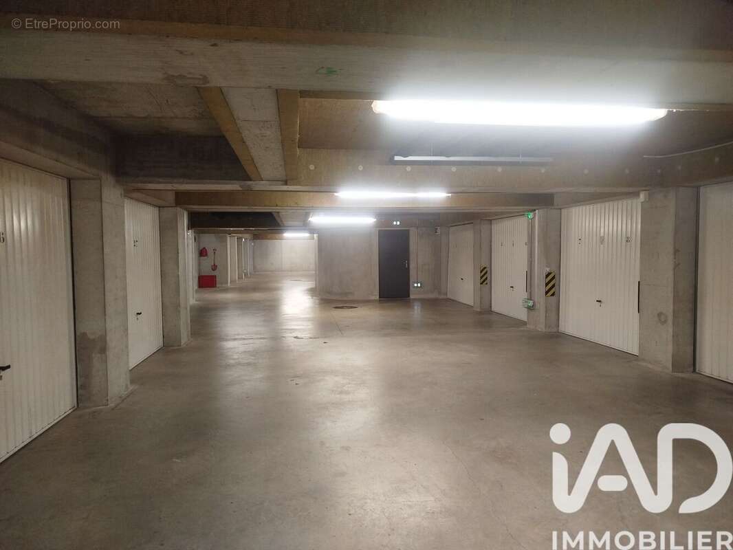 Photo 3 - Parking à CHAMBERY