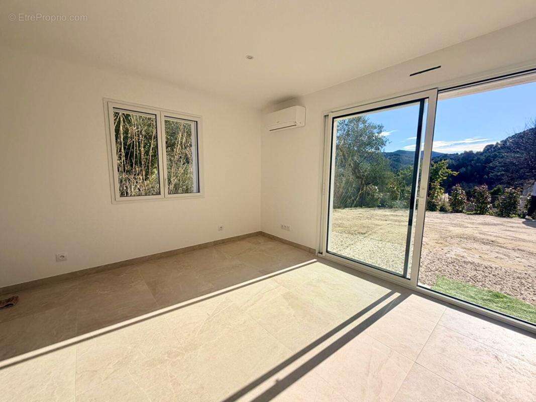 Maison à TOURRETTE-LEVENS