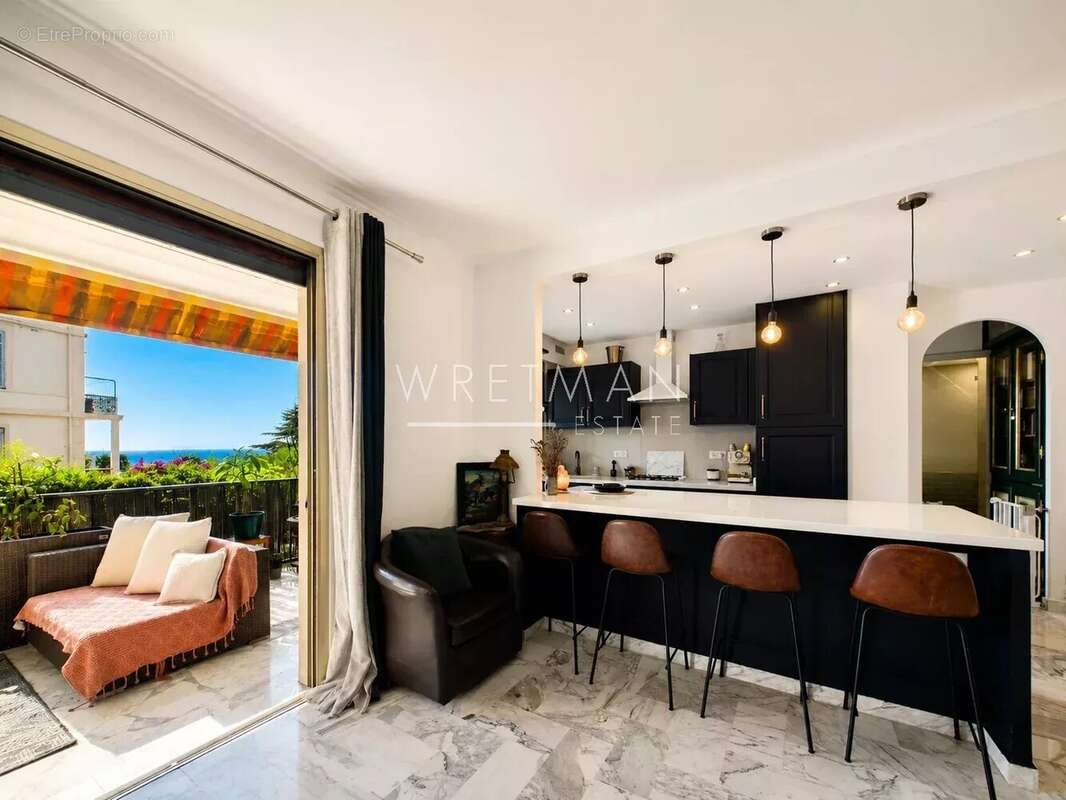 Superbe 2 pièces avec belle vue mer, terrasse et garage proche du centre - Mandelieu-La-Napoule - photo 5