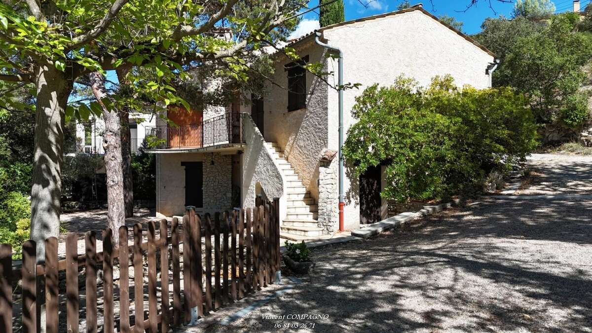 Maison à ESPARRON-DE-VERDON