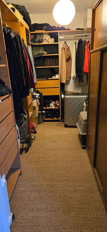 Appartement à VARAGES
