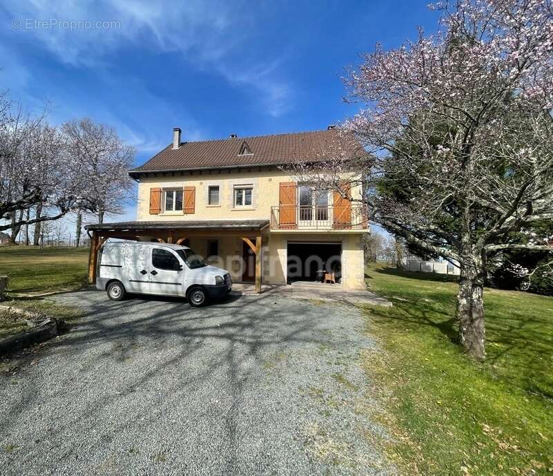 Maison à JUGEALS-NAZARETH