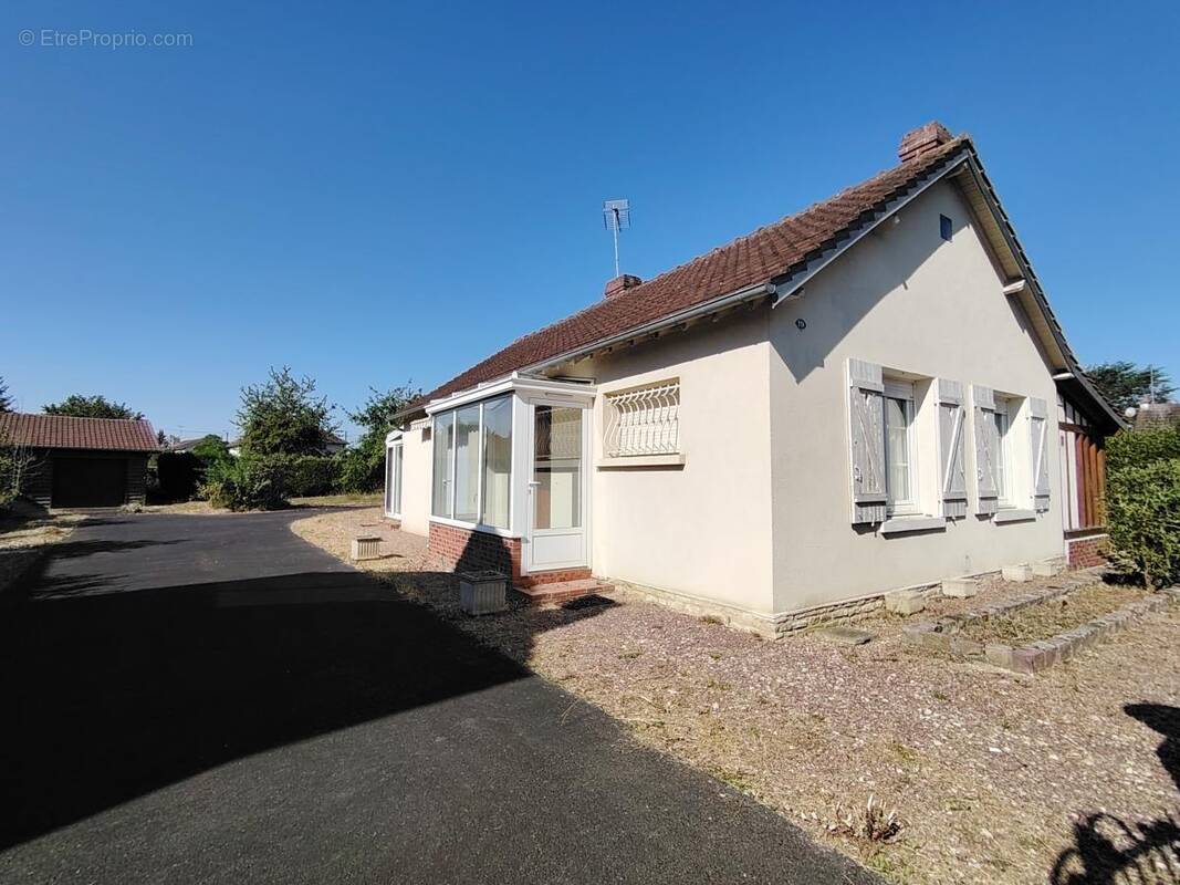 Maison à MEZIDON-CANON