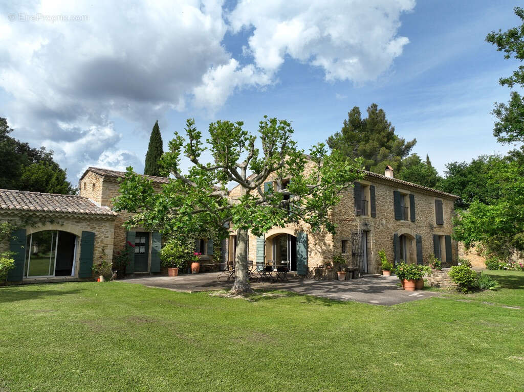 Maison à UCHAUX