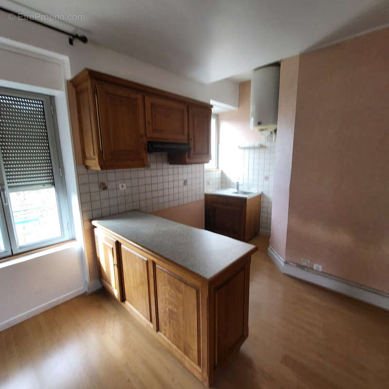 Maison à RIOM-ES-MONTAGNES