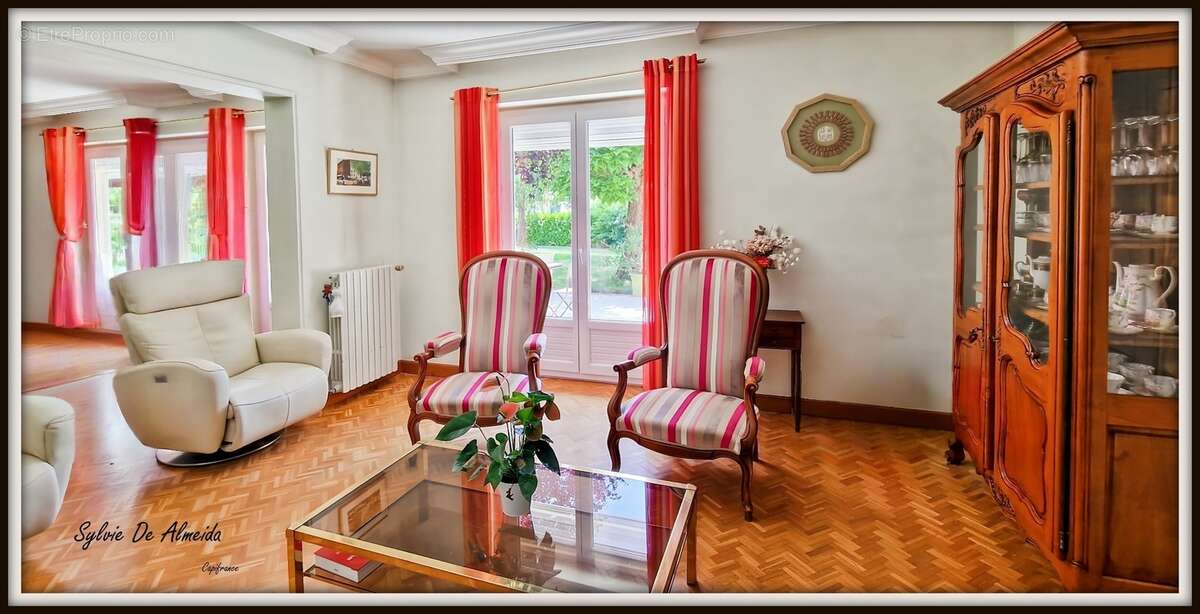 Propriete à vendre 8 pièces 285 m² REPLONGES (01), Piscine, 4 suites, double garage, terrain 2136 m² - photo 9