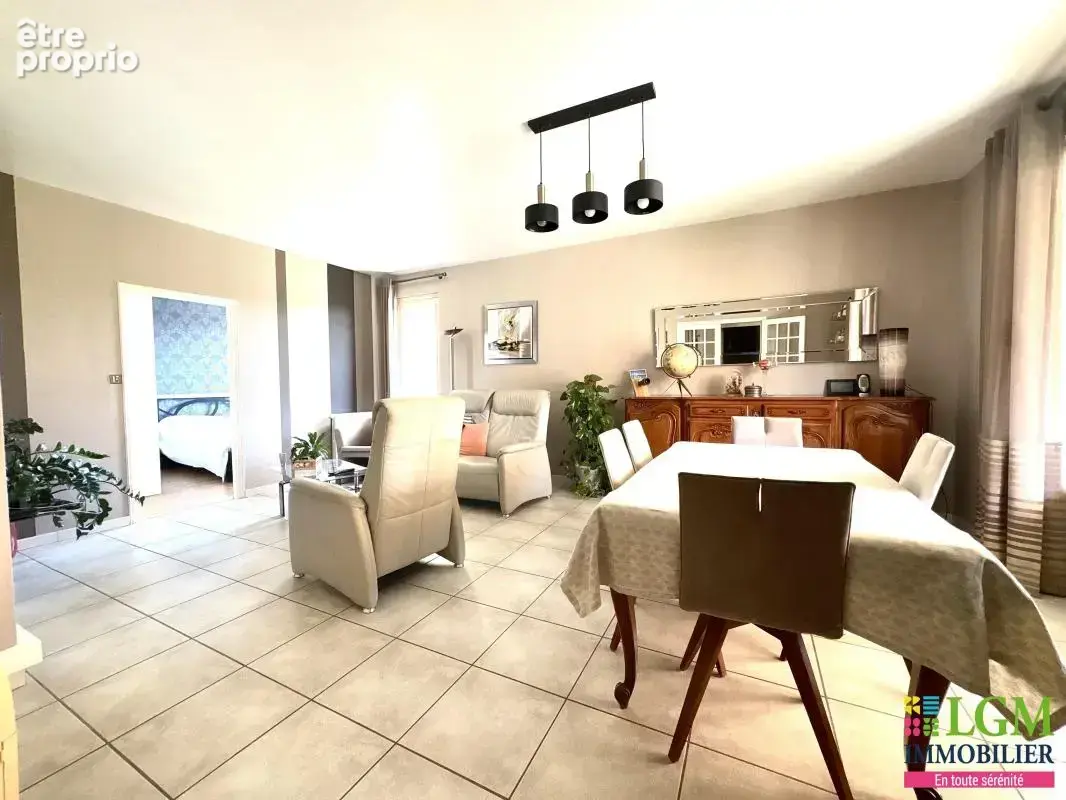 Gaillac, maison de 175 m² avec piscine, garage-atelier et terrain clôturé de 1800 m² - photo 5