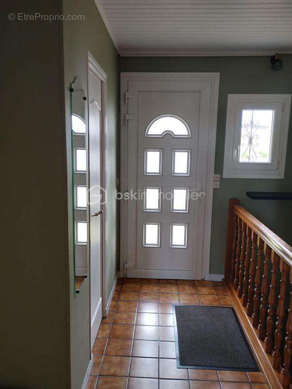 Maison de plain-pied en ville - photo 3