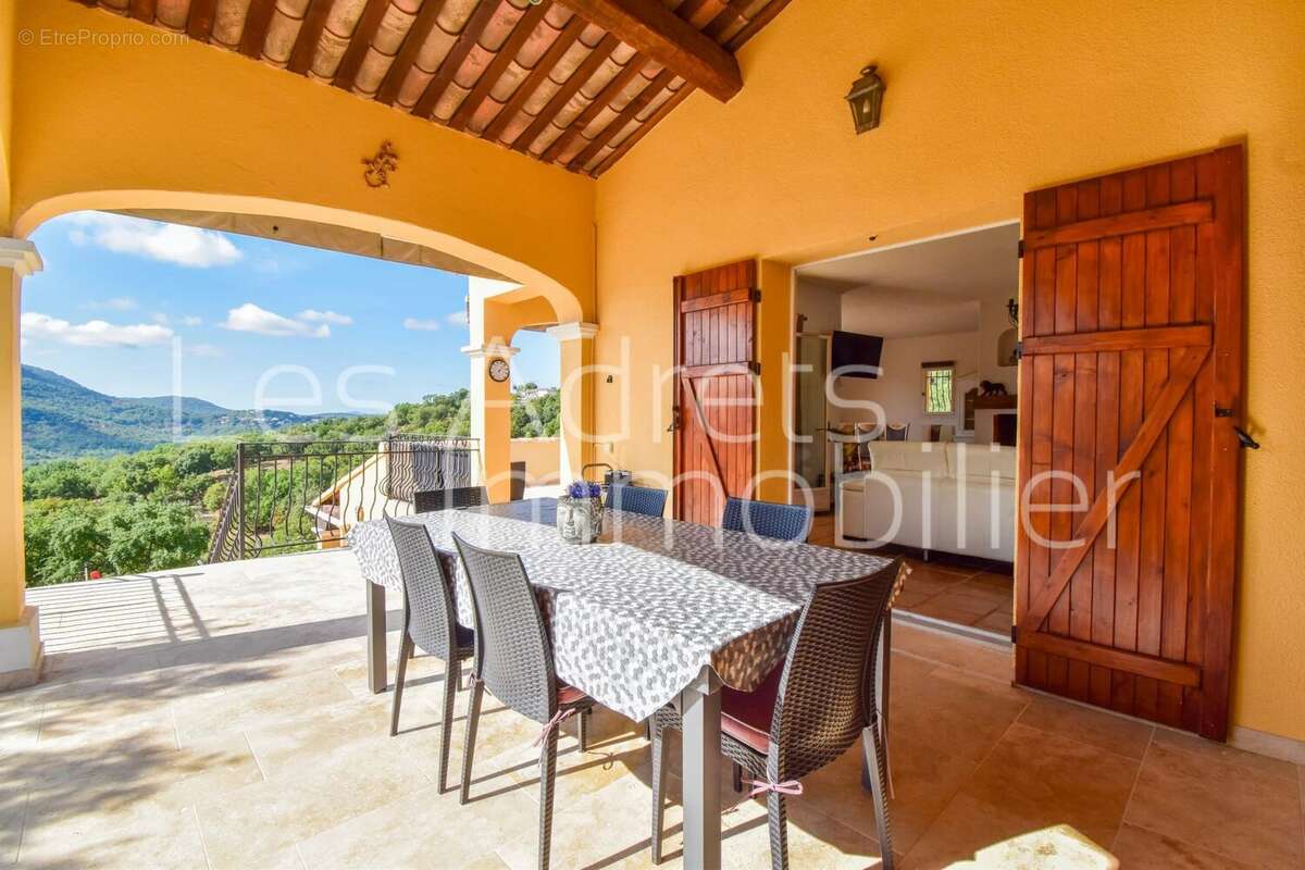 Maison à LES ADRETS-DE-L&#039;ESTEREL