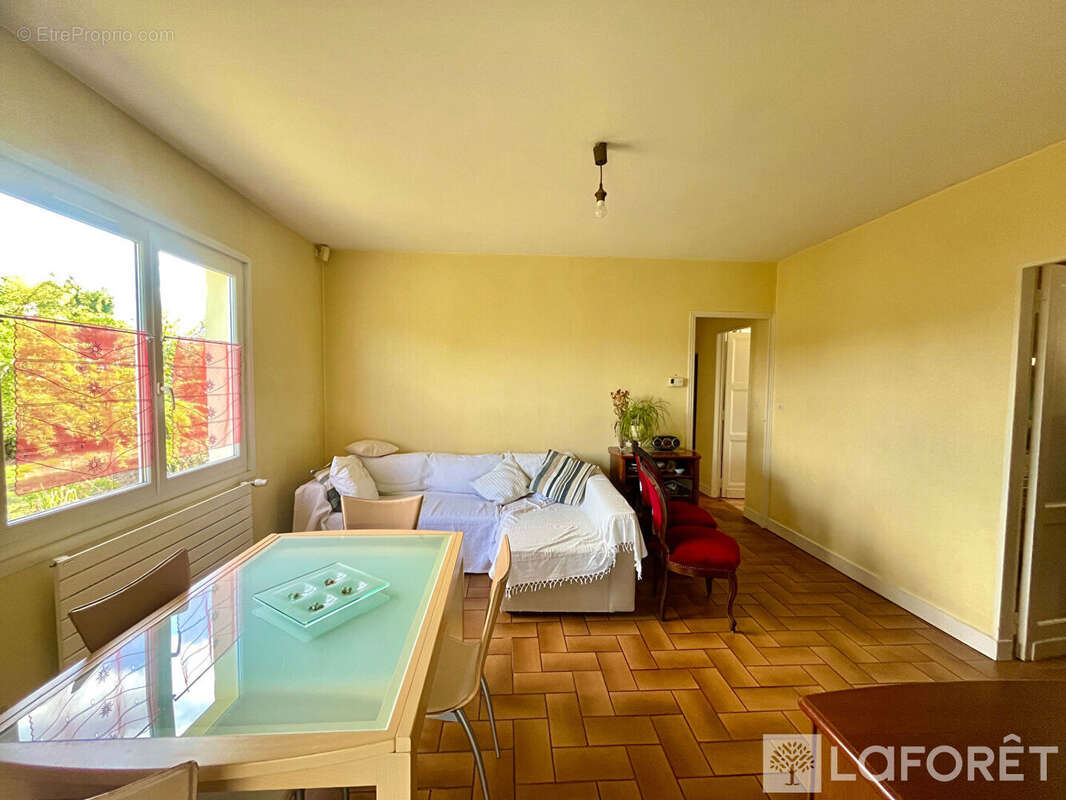 Maison à AMBARES-ET-LAGRAVE