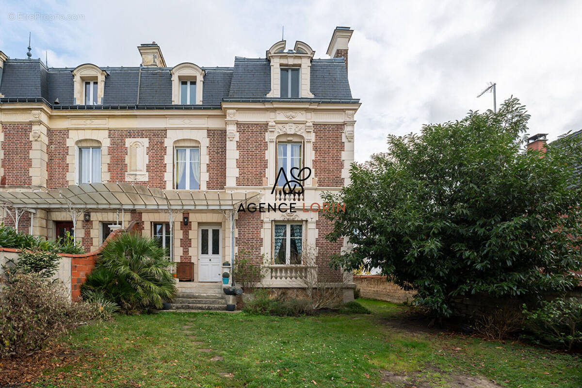 Maison à LE VESINET