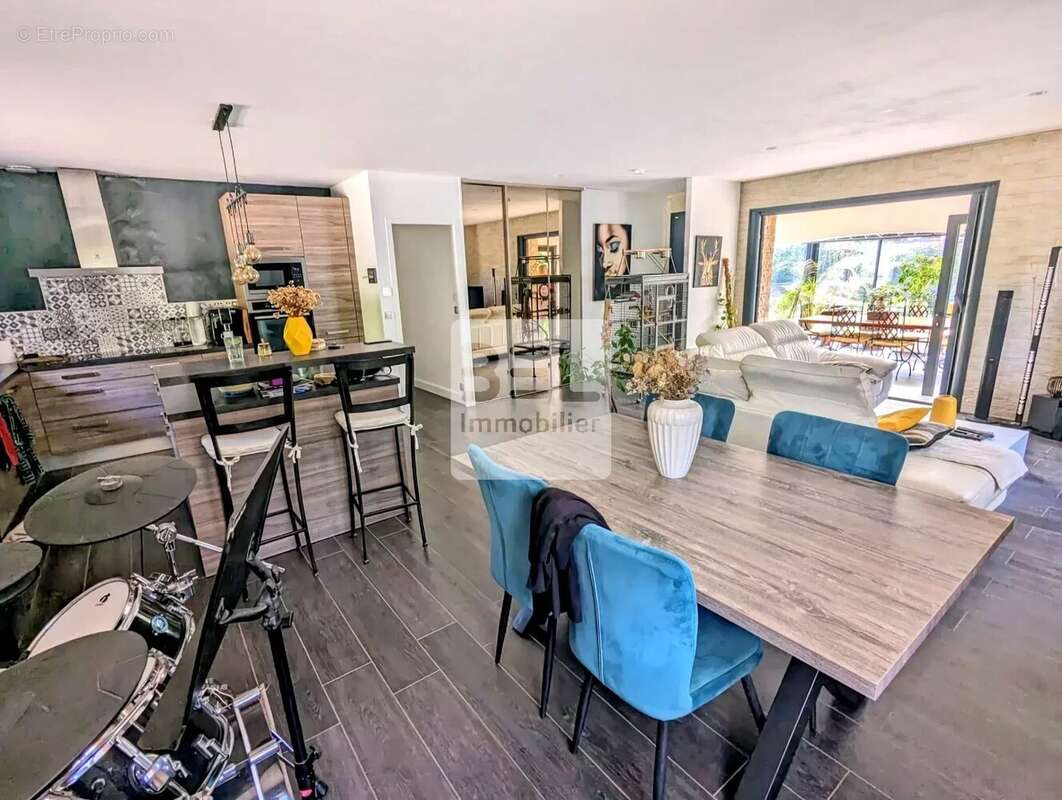 Maison à BAGNOLS-SUR-CEZE