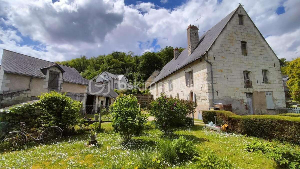 Maison à CHENEHUTTE-TREVES-CUNAULT