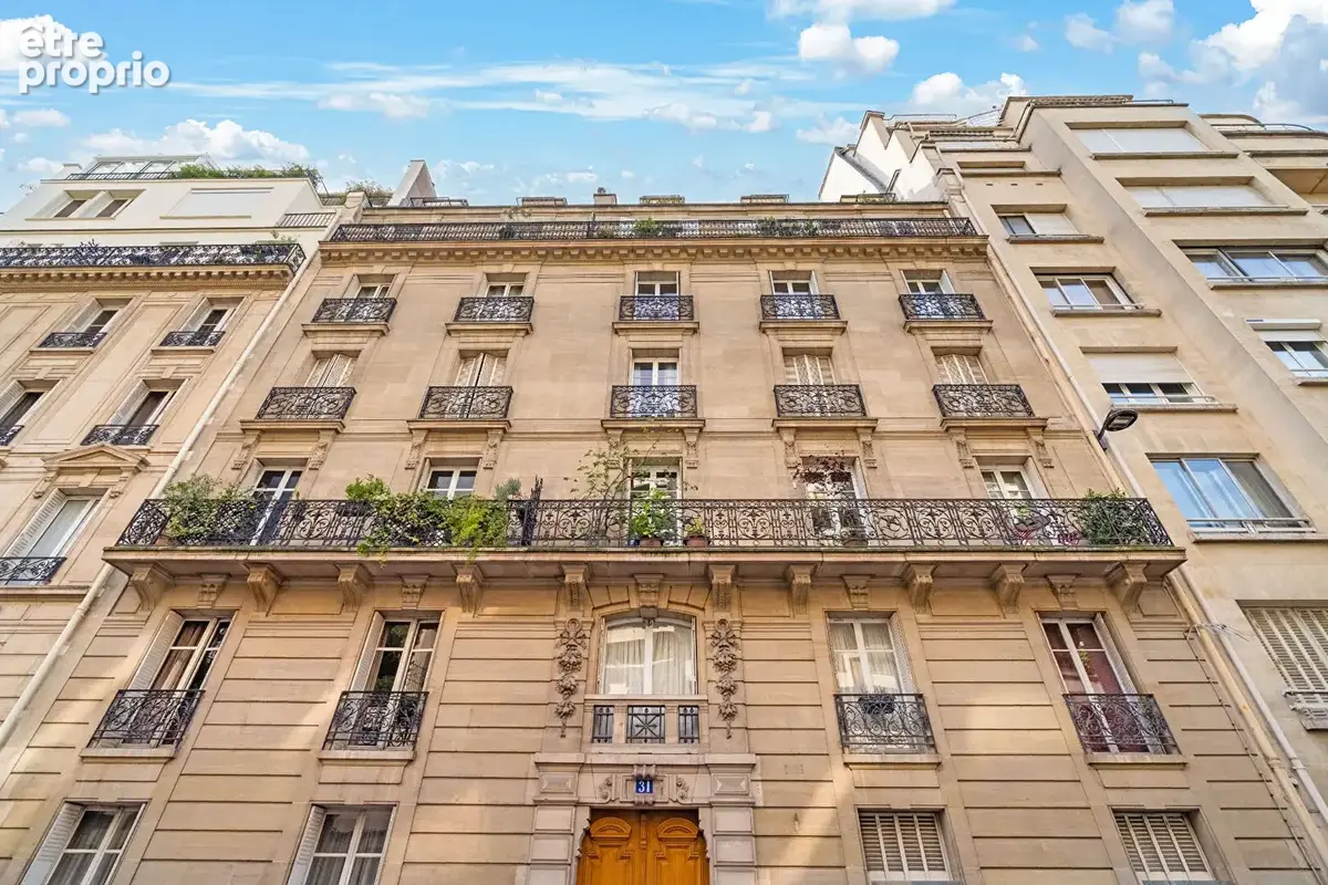 Emplacement prestigieux - haussmannien - etage eleve - balcon - photo 12