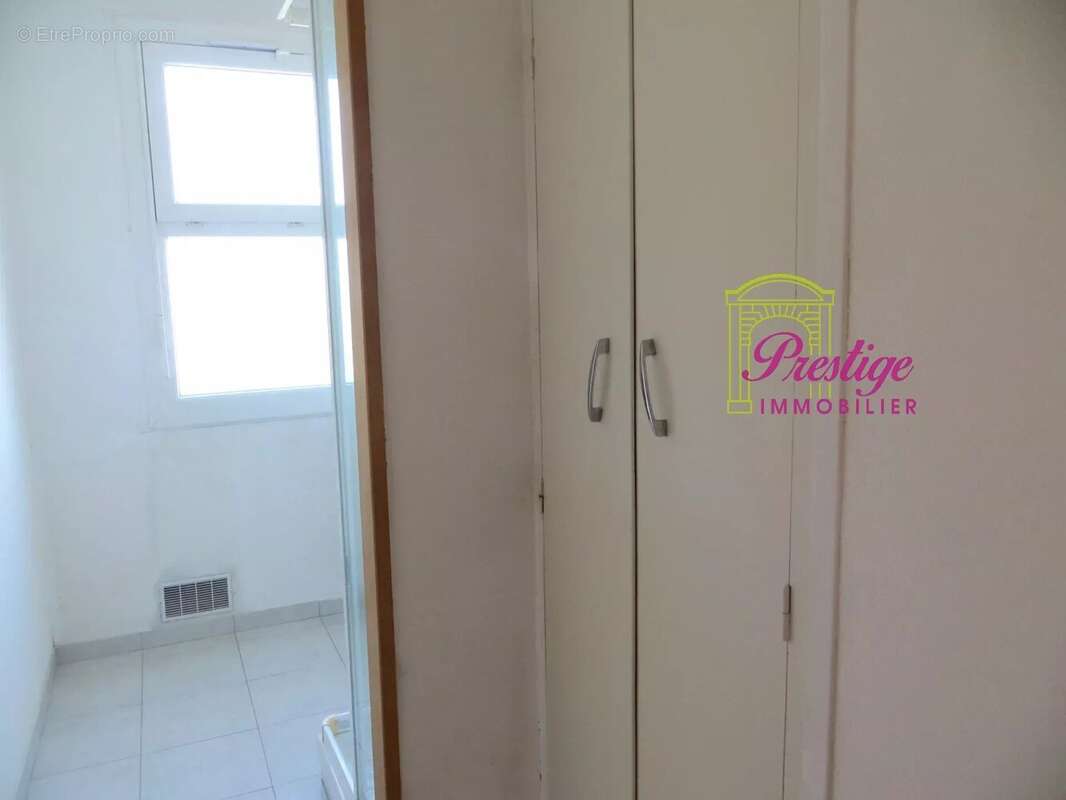 Appartement à LE MESNIL-LE-ROI