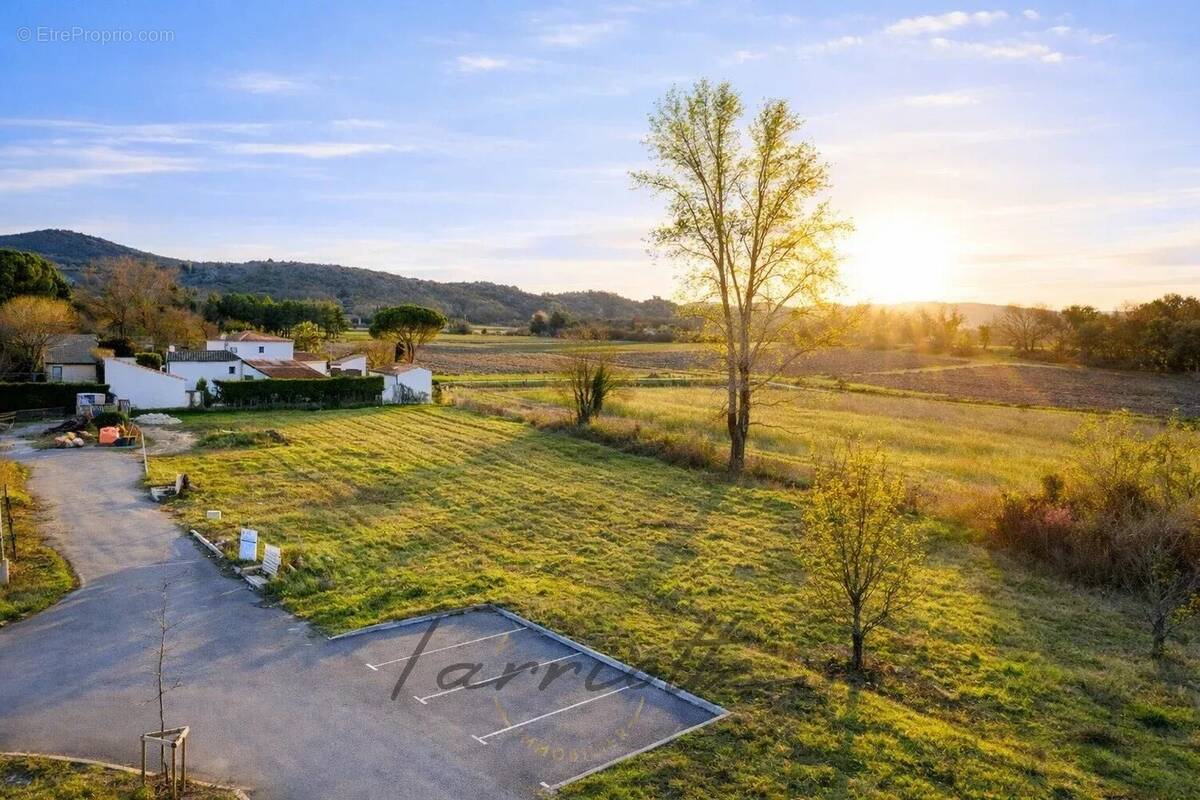 Terrain à MALATAVERNE