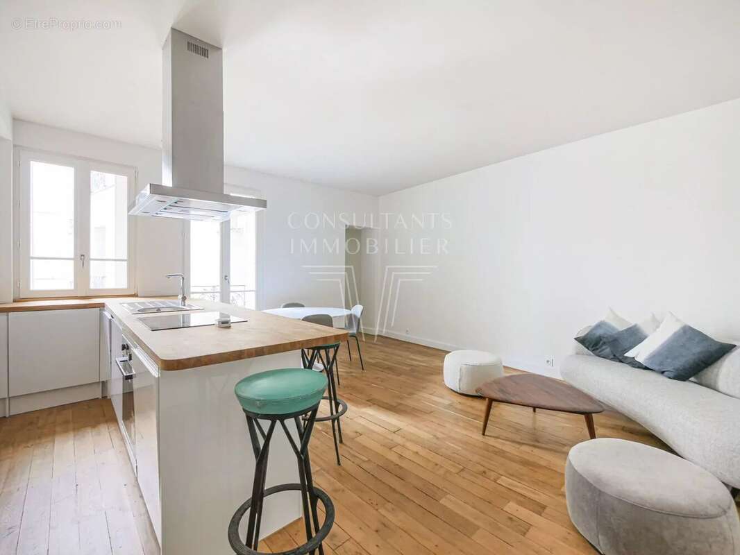 Appartement à PARIS-7E