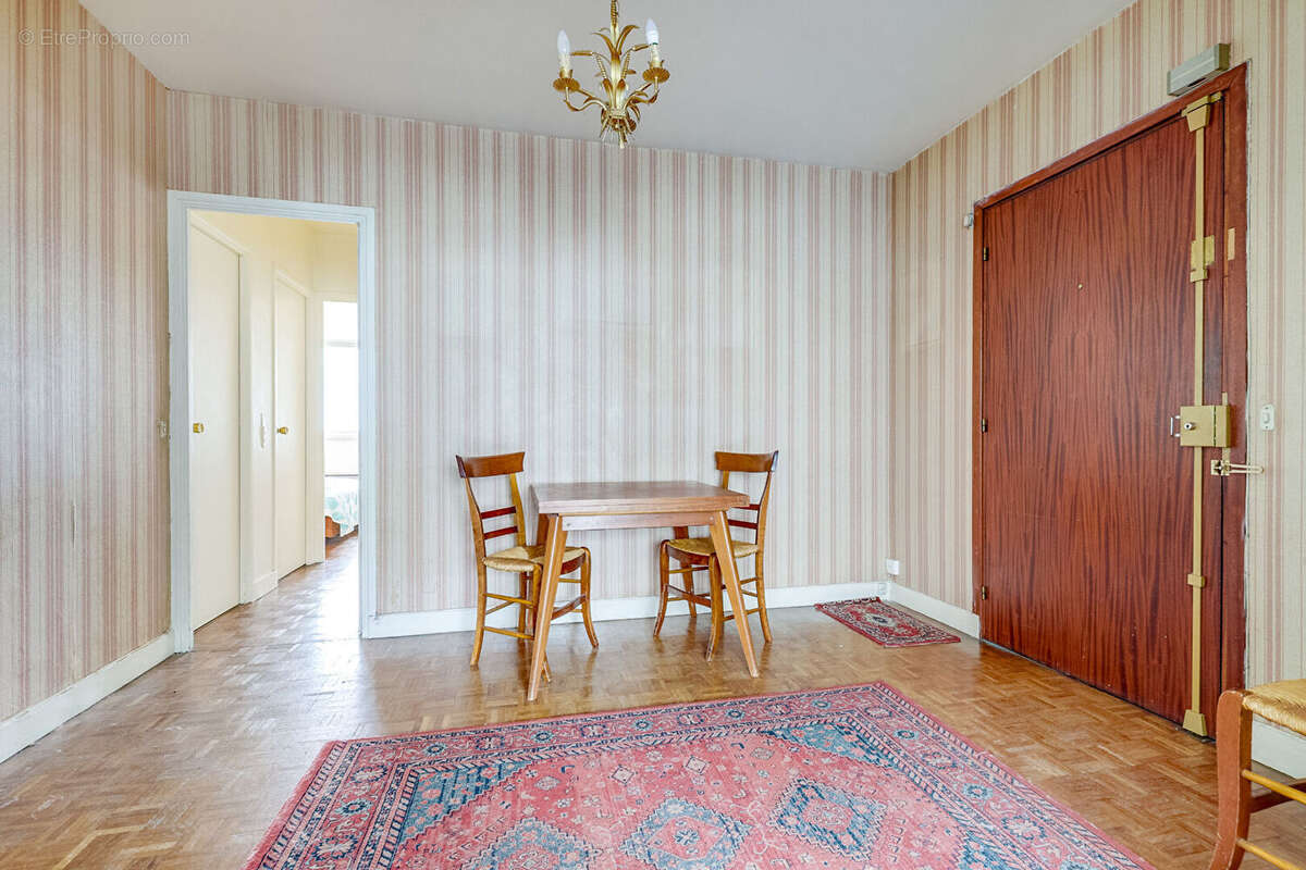 Appartement à PARIS-14E