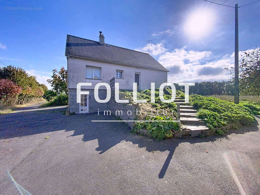 Maison à LOUVIGNE-DU-DESERT