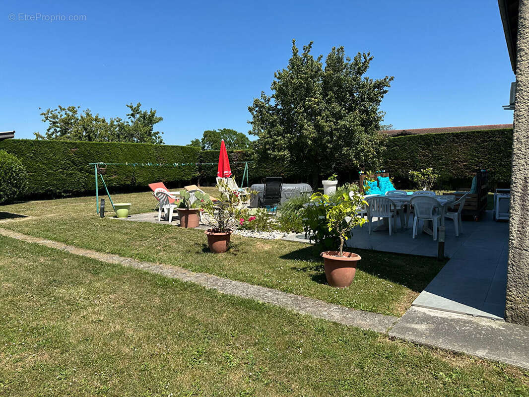 Maison à SEREZIN-DE-LA-TOUR