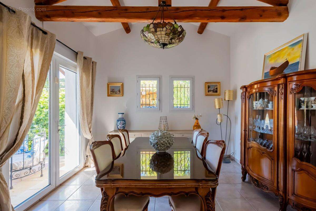 Maison à LE CASTELLET