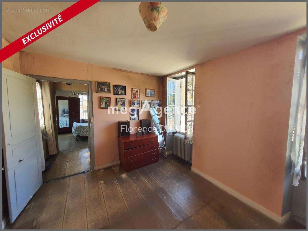 Appartement à SAINT-JEAN-D'ANGELY